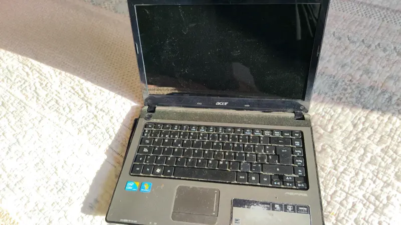Laptop Acer con Windows 7 - 5