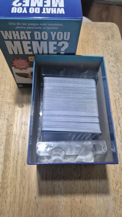 Juego de cartas What Do You Meme? - miniatura 2