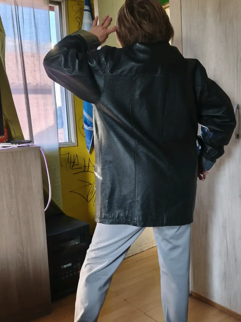 Abrigo negro con forro - 4