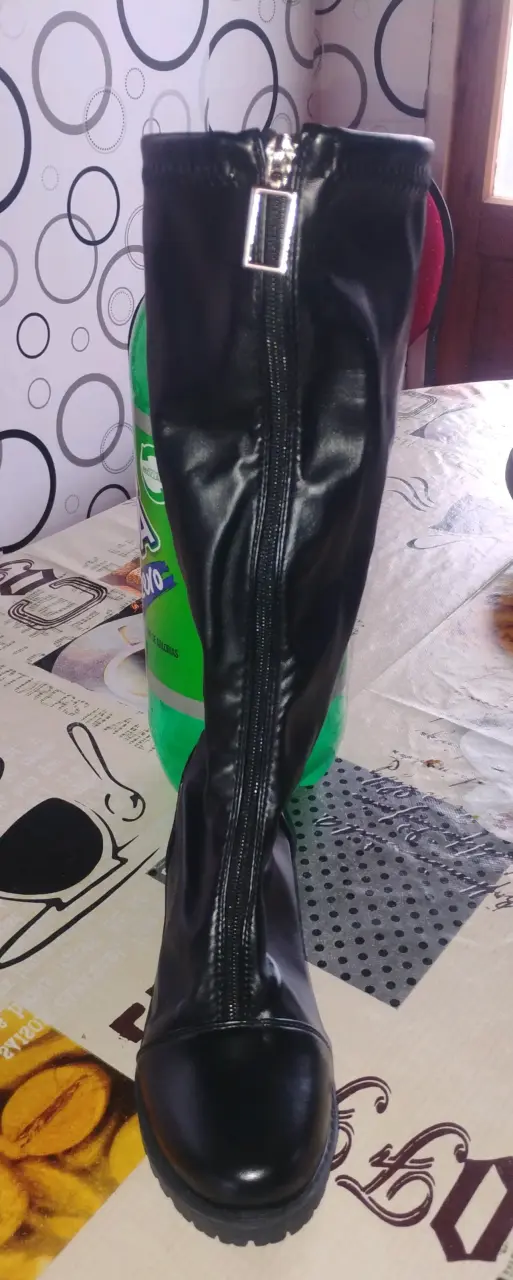 Bota alta negra con cierre - 2