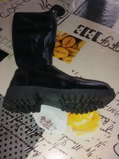 Bota alta negra con cierre - miniatura 3