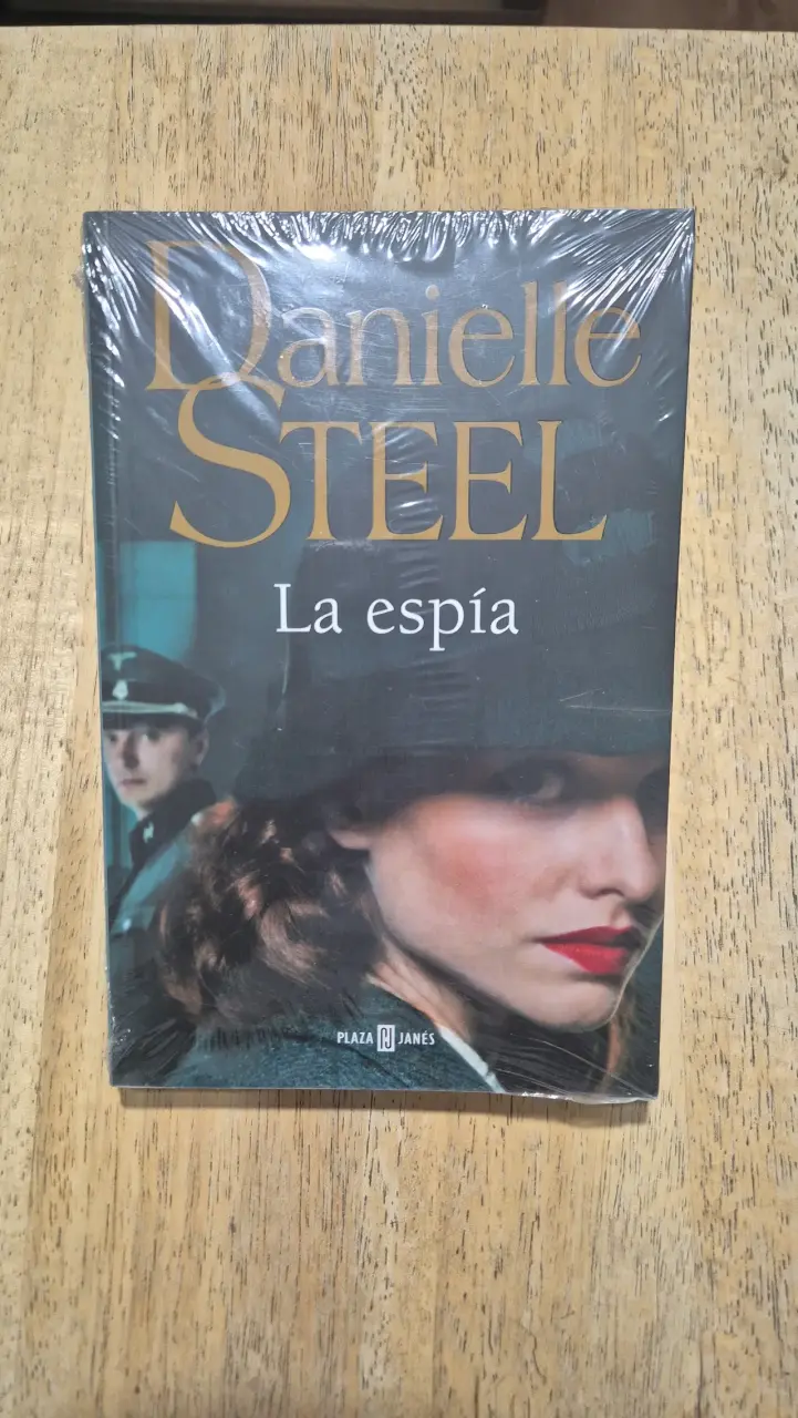 Libro 'La espía' de Danielle Steel - 1