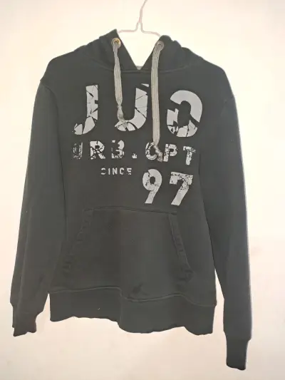 Polerón negro con capucha JJO talla S - miniatura 1