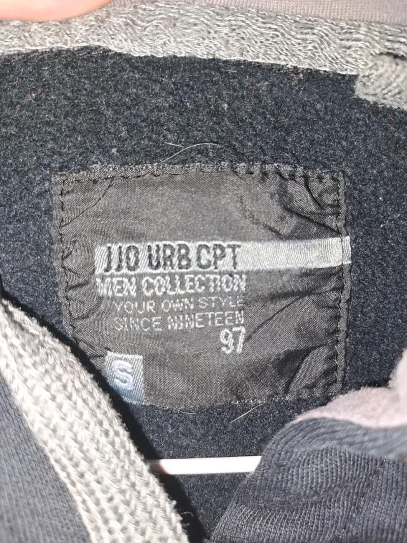 Polerón negro con capucha JJO talla S - 2