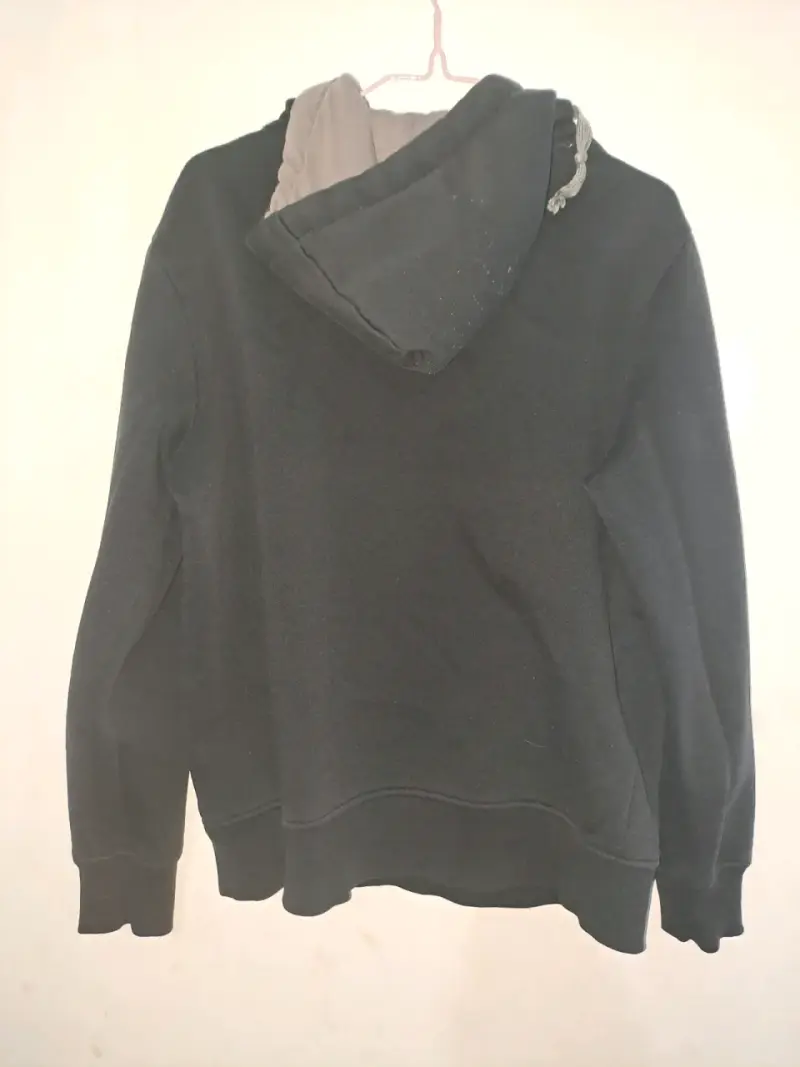 Polerón negro con capucha JJO talla S - 3
