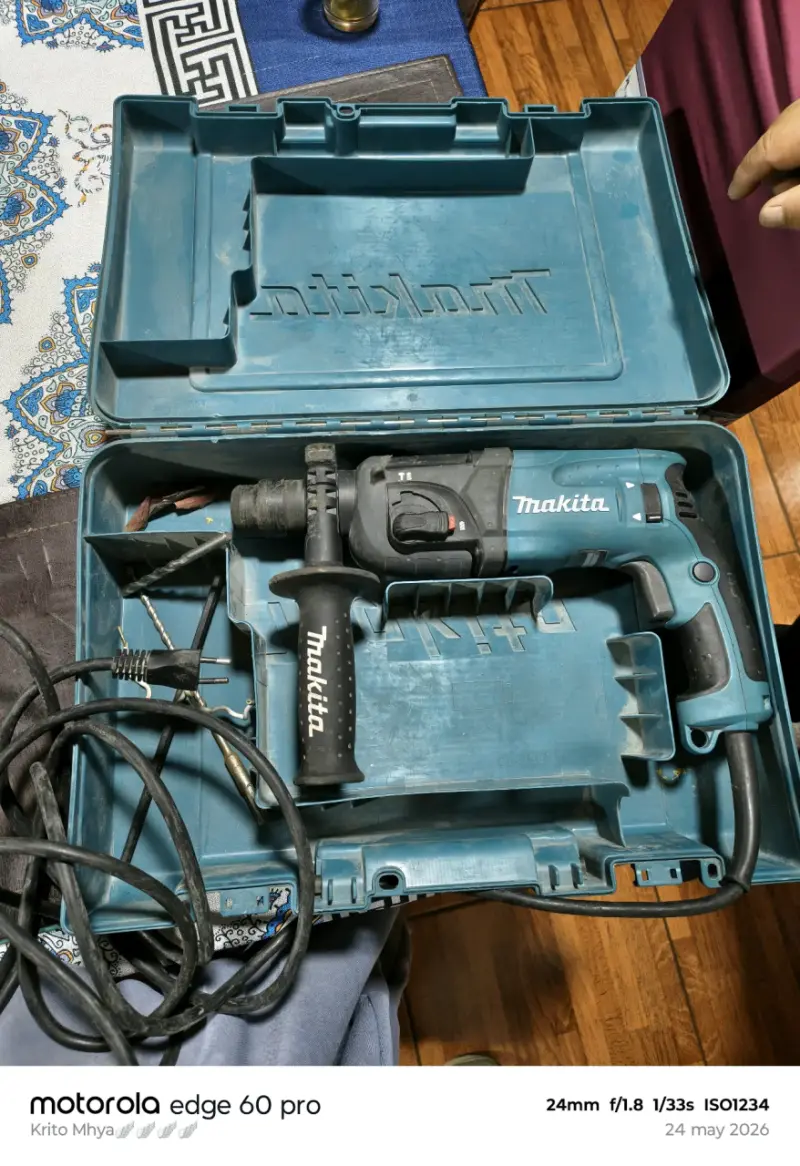 Taladro percutor Makita con estuche