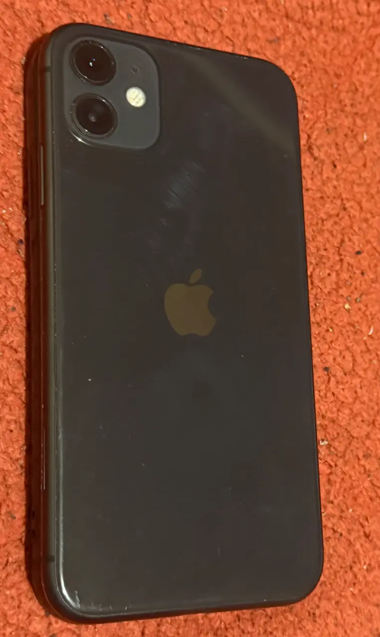 iPhone 11 - 4