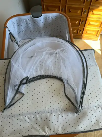Cuna plegable con mosquitero - miniatura 1