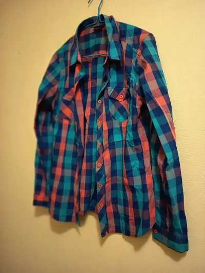 Camisa a cuadros azul y rojo - miniatura 2