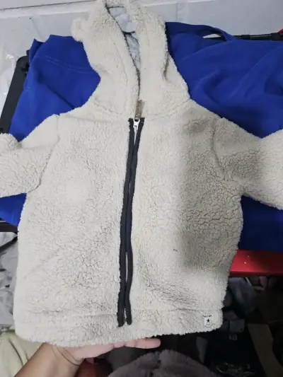 Chaqueta polar con capucha bebé - miniatura 1