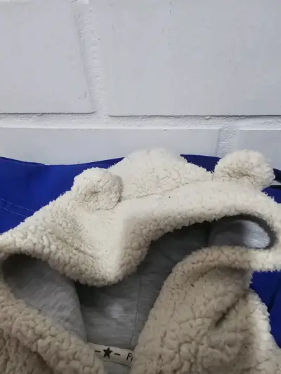 Chaqueta polar con capucha bebé - miniatura 2