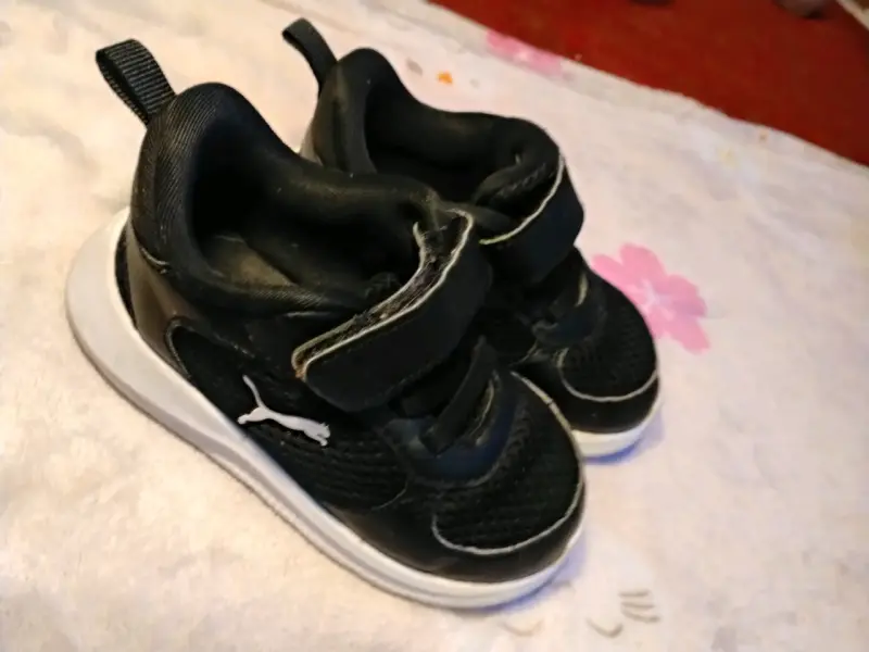 Zapatillas negras para niños - 2