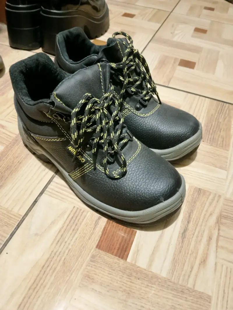 Botas de seguridad negras - 1