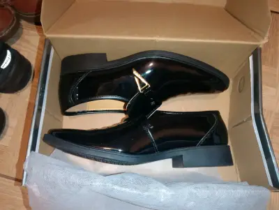 Zapatos formales negros de charol - miniatura 1
