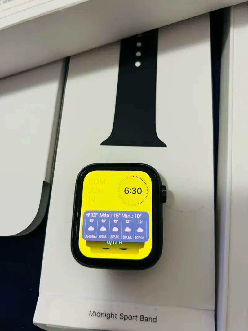 Apple Watch SE GPS 44 mm - 1
