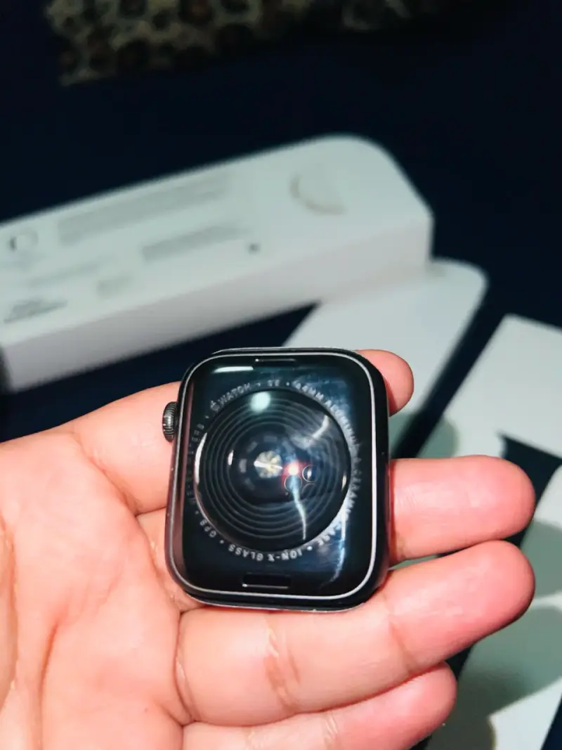 Apple Watch SE GPS 44 mm - 4