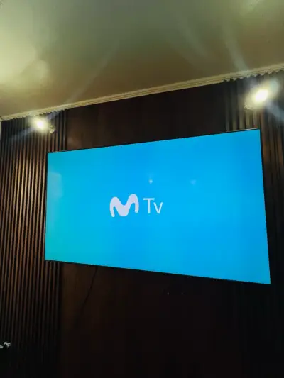 Smart TV Samsung 70” 4K - miniatura 2