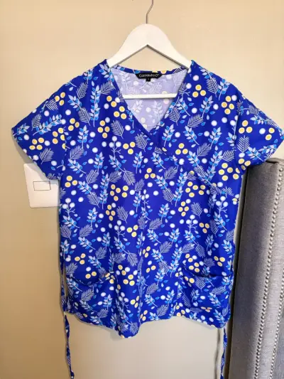Top clínico azul estampada - miniatura 1