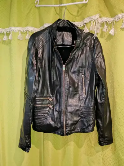 Chaqueta de cuero negra - miniatura 1