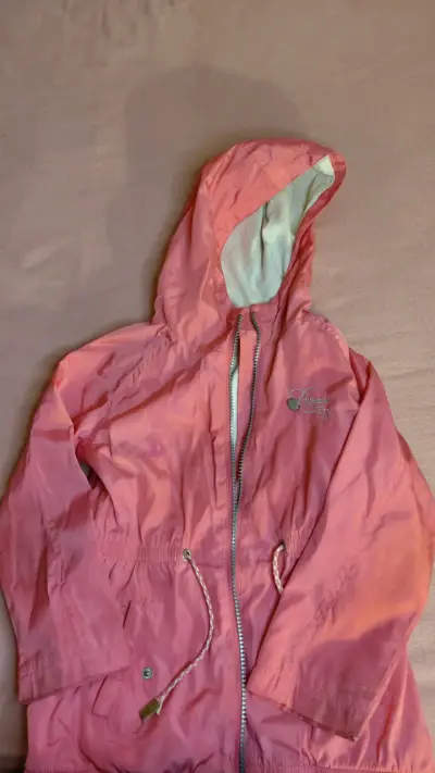 Chaqueta talla 4 A impermeable rosada de princesa - miniatura 1