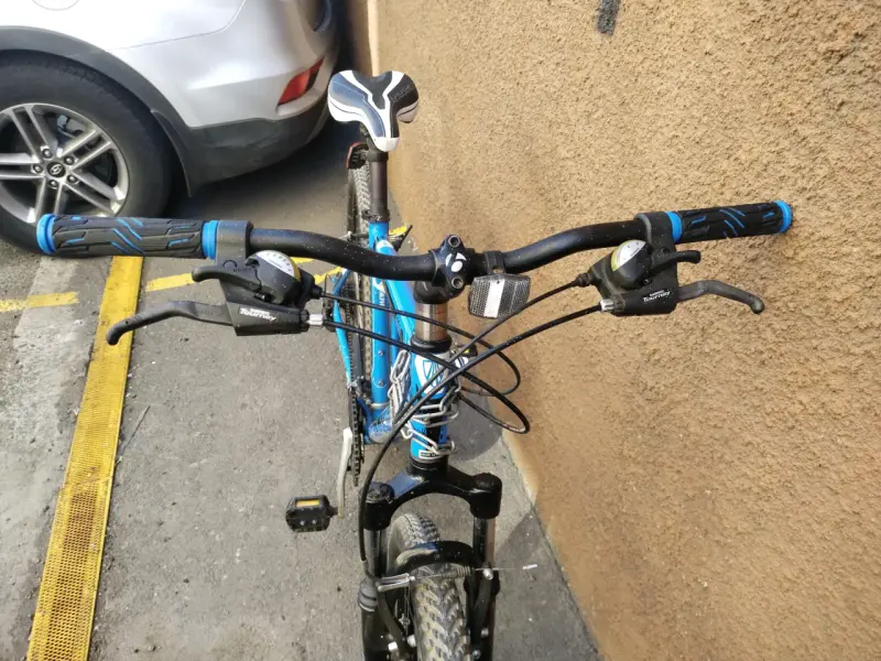 Bicicleta Trek azul en buen estado - 2