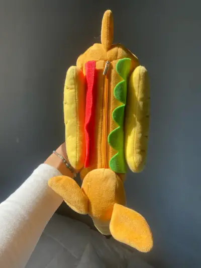 Peluche y estuche perro salchicha - miniatura 2