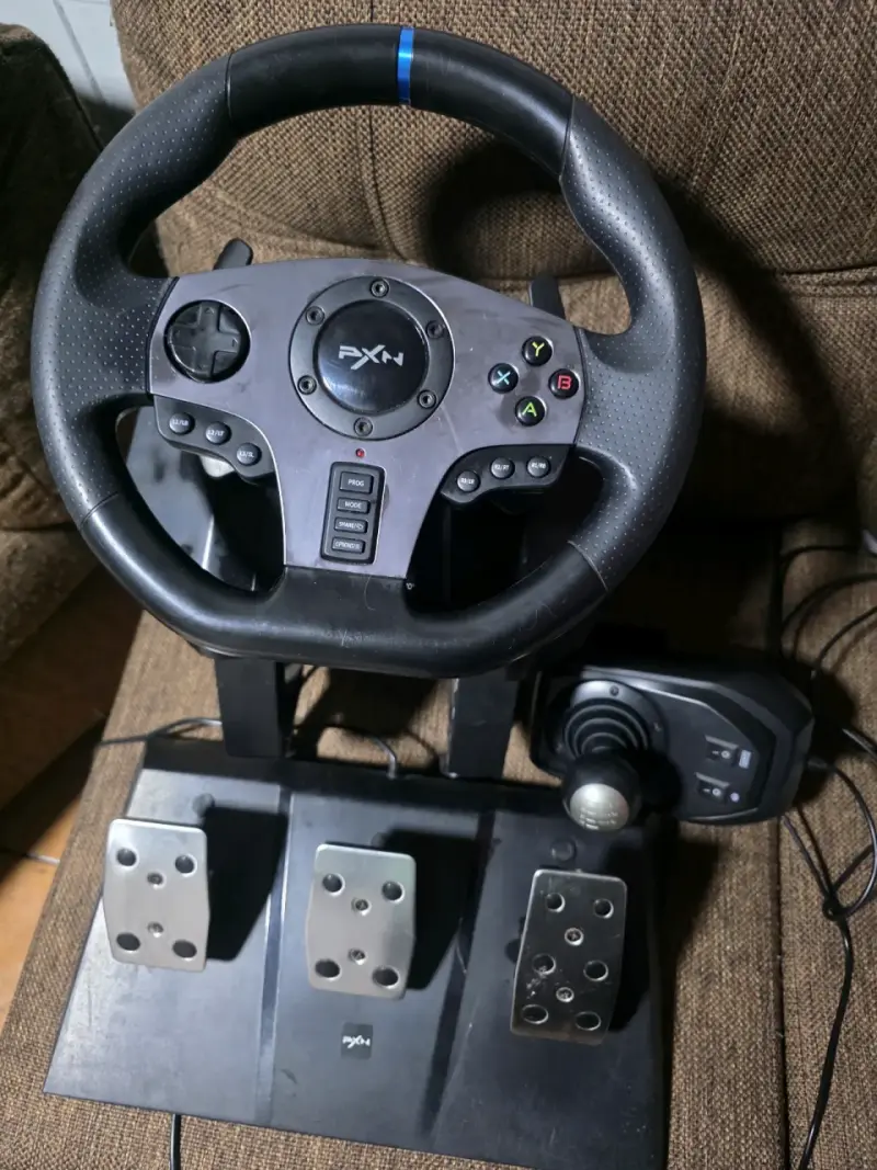 Volante y pedales PXN para juegos