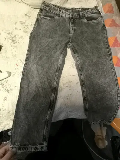 Jeans gris estilo desgastado - miniatura 1
