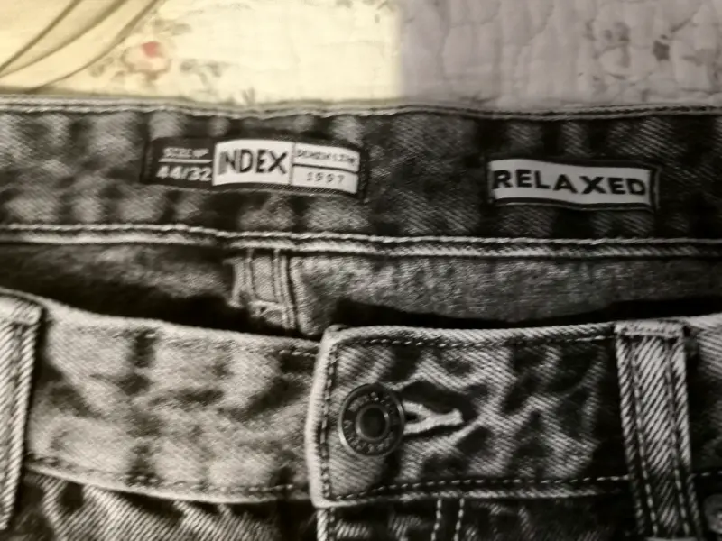 Jeans gris estilo desgastado - 2
