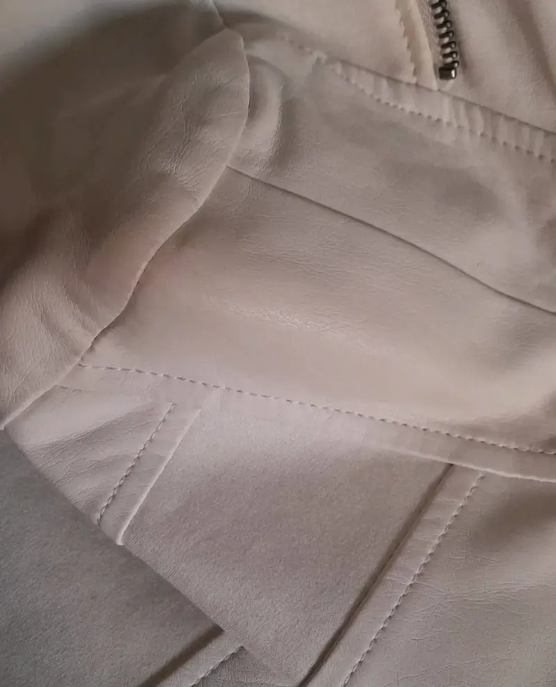 Chaqueta blanca con cierre asimétrico - 5