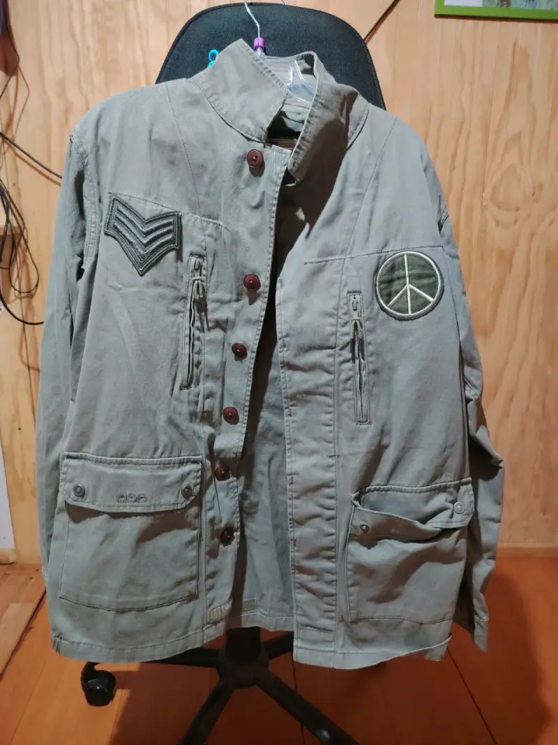 Chaqueta  verde con parches - 5
