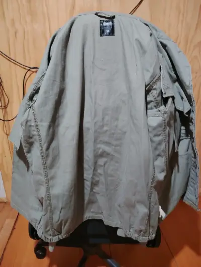 Chaqueta  verde con parches - miniatura 6