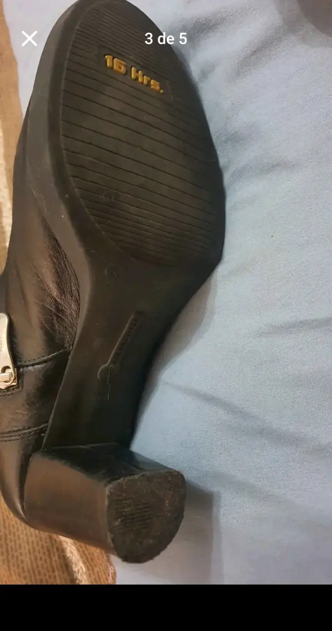 Bota alta de cuero negra Marca 16horas - 3