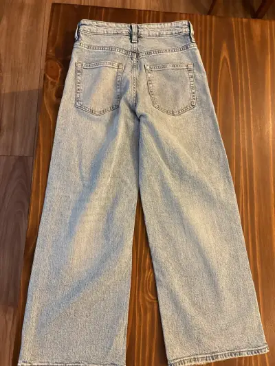 Jeans anchos celestes - miniatura 3