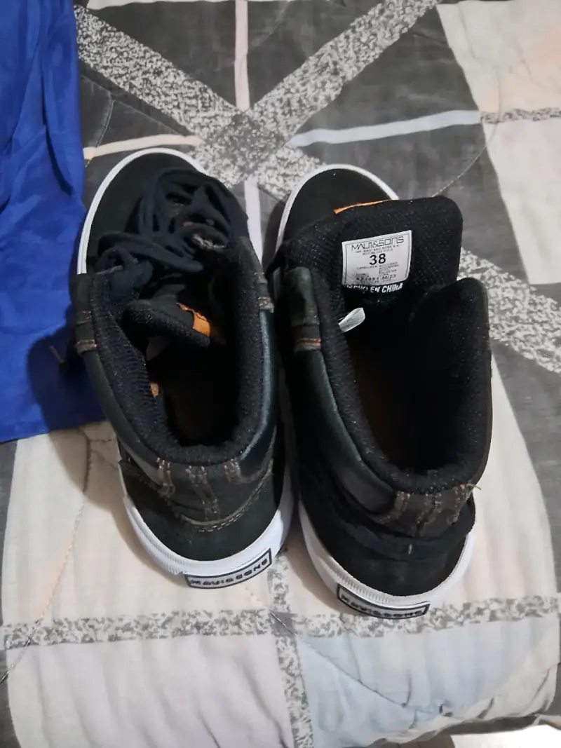 Zapatillas negras talla 38 - 1