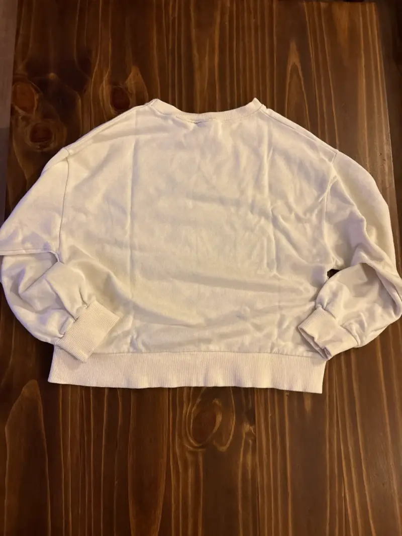 Polerón blanco con diseño Snoopy - 3