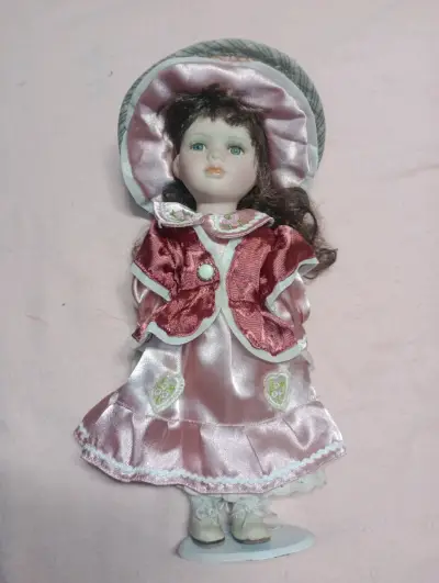 Muñeca de porcelana italiana 1980 - miniatura 2