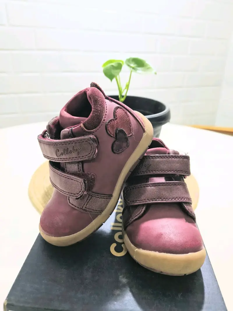 Zapatillas moradas número 22 - 2