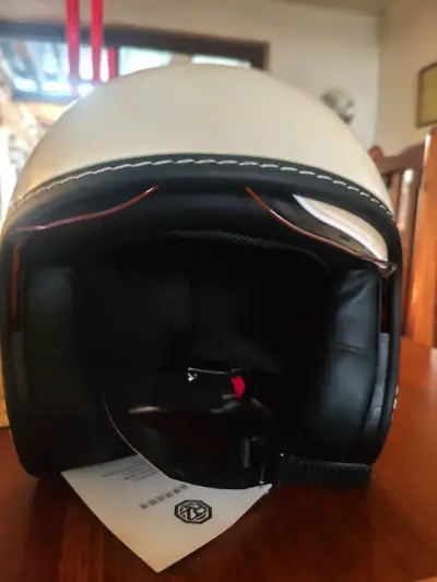 Cassco de moto vintage,nuevo sin uso,blanco - miniatura 1