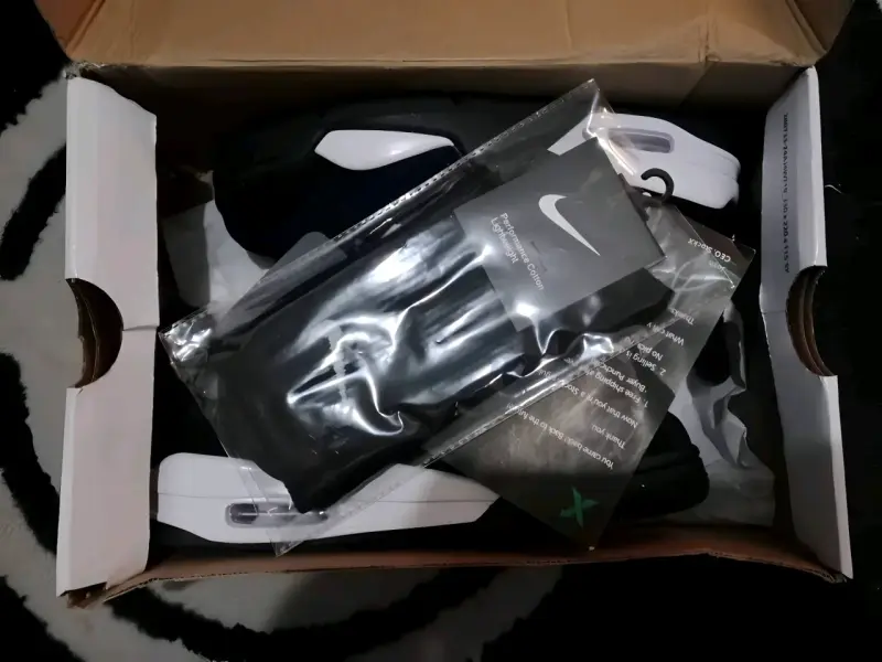 Jordan 4 white thunder - 3