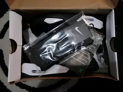 Jordan 4 white thunder - miniatura 3