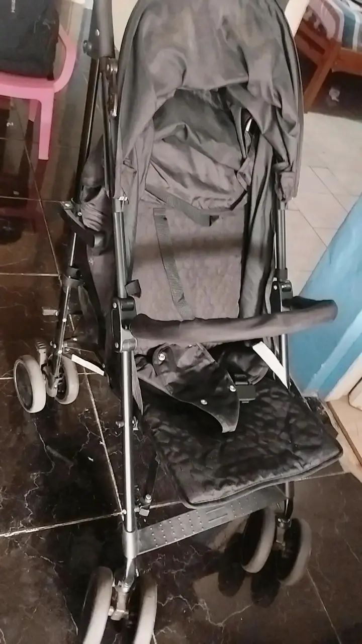 Coche de bebé negro plegable - 3