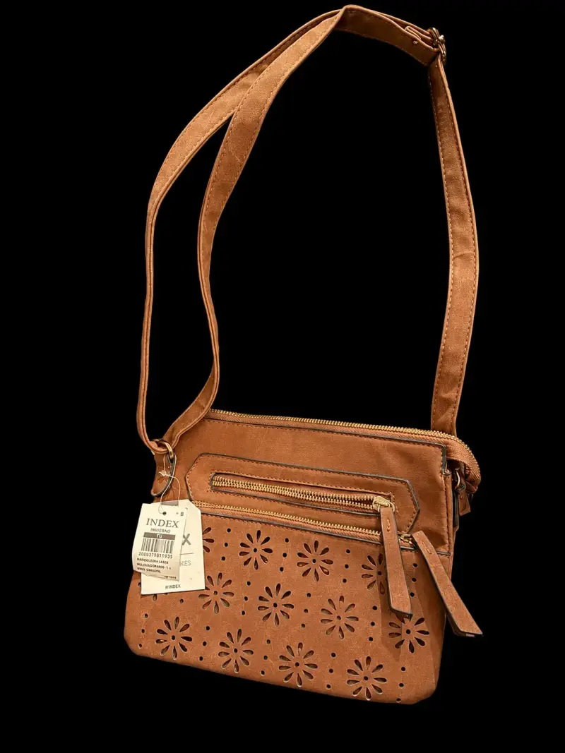 Cartera marrón con diseño floral