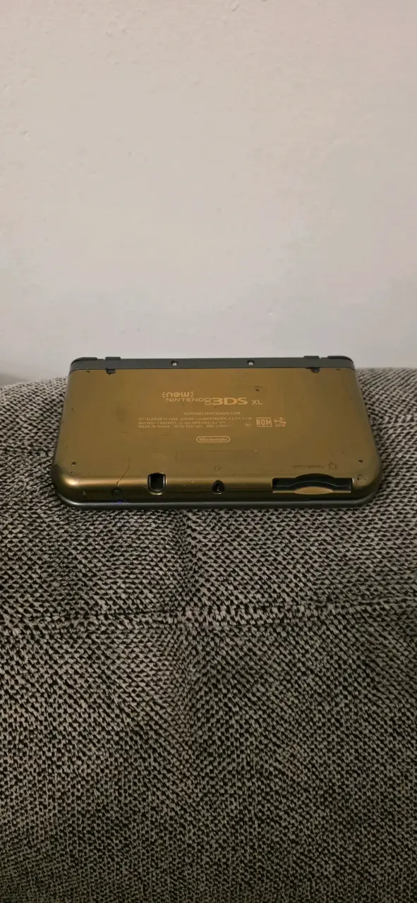 Consola Nintendo New 3DS XL dorada edición Zelda - 1