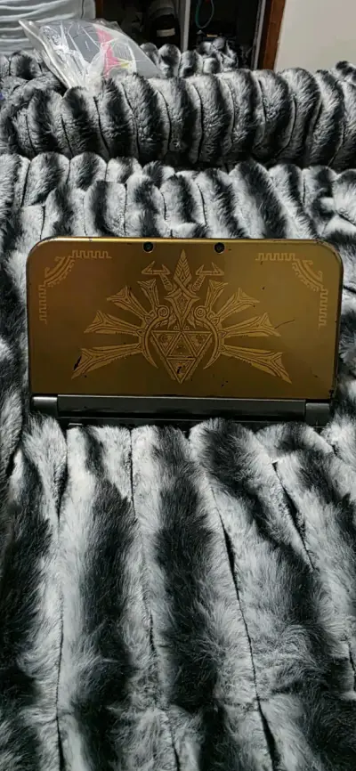 Consola Nintendo New 3DS XL dorada edición Zelda - miniatura 3
