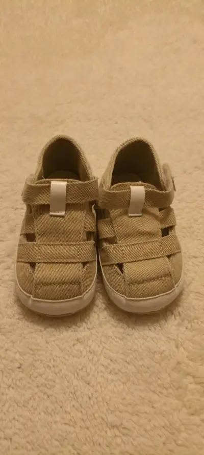 Zapatos beige para bebé - miniatura 1