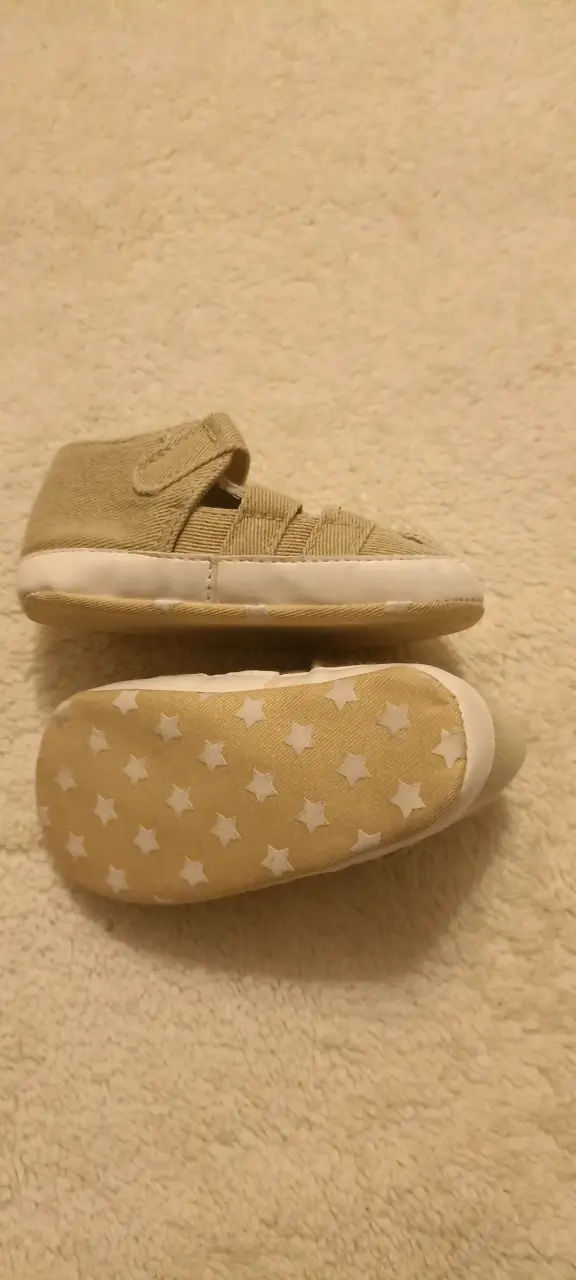 Zapatos beige para bebé - 2