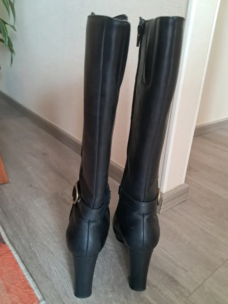 Botas negras de cuero alto - 6