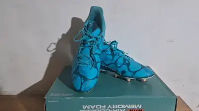 Zapato de fútbol - miniatura 1