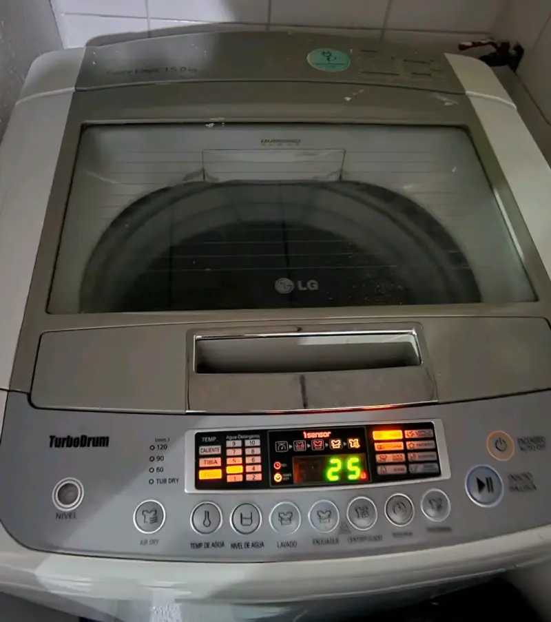 Lavadora LG TurboDrum 15 kg